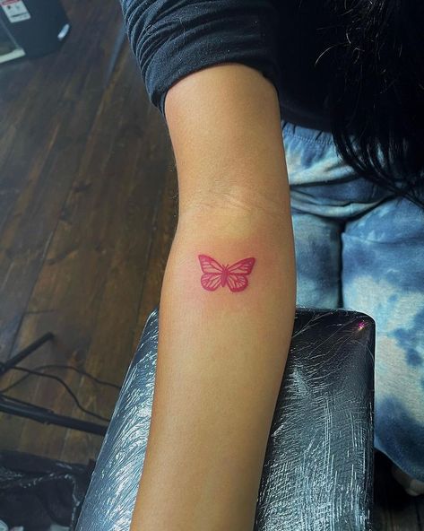 Small Black Ink Tattoos, Black Ink Tattoos For Women, Pink Tattoo Aesthetic, Pink Ink Tattoo, Pink Tattoo Ink, Memorial Tattoo Ideas, Cute Tattoos On Wrist, Stormi Webster, Small Girly Tattoos