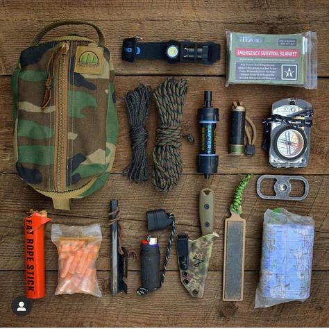 Urban Survival Kit, Recycled Firefighter, Survival Bushcraft, Prepper Gear, Hiking Supplies, Bushcraft Kit, Fishing Art, Bushcraft Gear, Edc Tactical