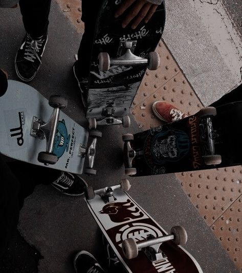 Pastel Lifestyle, Skater Lifestyle, Aesthetic Skater, Skate Vibes, Skate Aesthetic, Skateboard Pictures, Skateboarding Tricks, Skateboard Aesthetic, Skater Vibes