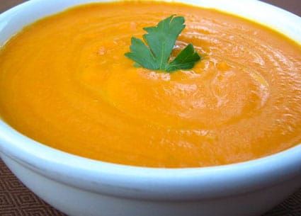 Yam Soup Recipe, Carrot And Fennel Soup, Carrot And Parsnip Soup, Yam Soup, Curried Carrot Soup, Butternut Squash Sweet, Carrot Soup Recipes, Parsnip Soup, Carrot Ginger Soup