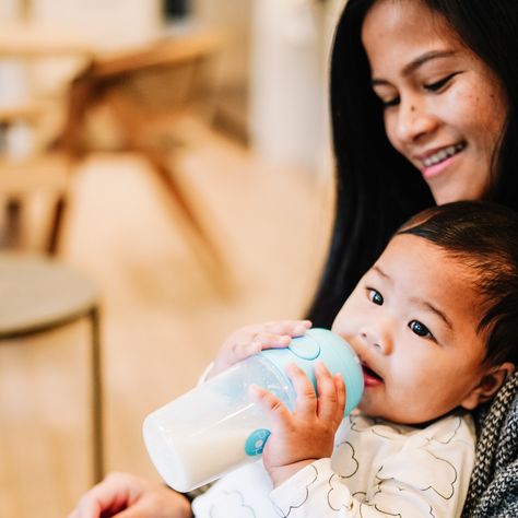 Say goodbye to worrying about colic with @PopYum ‘s anti-colic baby bottles! 

#PopYum #BabyBottle #AntiColic #BabyCare #BabyEssentials #BabyBoy #Baby #BabyLove #BabyRegistry #BabyProducts Cleaning Bottles Baby, Poppin Bottles Baby, Newborn Baby Bottles, Evenflo Bottles, Colic Baby, Baby Bottles Nuk, Baby Registry, Baby Essentials, Baby Bottles