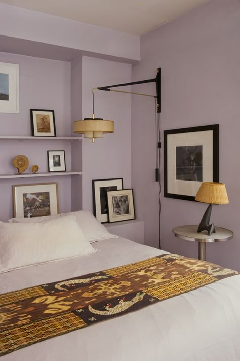 Purple Attic Bedroom, Pale Purple Bedroom Ideas, Pale Purple Walls, Dusty Purple Room, Pale Purple Bedroom, Light Purple Walls Bedroom, Lilac Bedroom Walls, Purple Decor Bedroom, Purple Walls Bedroom Ideas