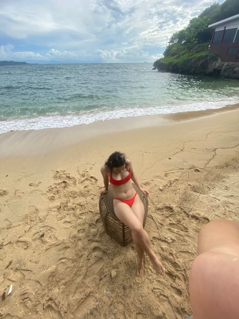 Swimsuit Post Ideas, Chubby Swimsuit Pose, Chubby Outfit Ideas Summer, Chubby Beach Pose, Beach Post Ideas, Swimsuit Poses Ideas, Beach Dump, Chubby Outfit Ideas, Fake Gf