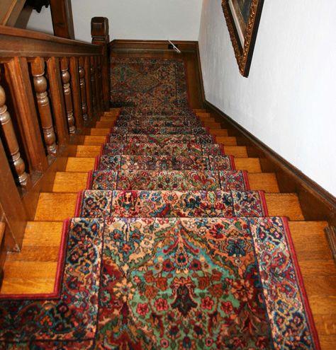 Turkish Stair Runner, Staircase Rug Runner, Victorian Home Living Room, Kashmiri Art, Victorian Stairs, Sisal Stair Runner, Victorian Home Ideas, Craftsman Interior Design, Vintage Maximalism