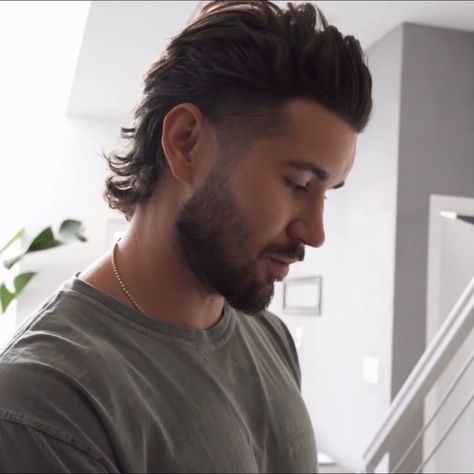 Thick Hair Mullet Men, Jeff Wittek Hairstyle, Coupe Mullet Homme, Men’s Hairstyles Mullet, Long Thick Hair Hairstyles Men, Mens Hairstyles Mullet Fade, Mullet Hairstyle Mens With Beard, Best Mullet Haircuts Men, Men’s Hair Mullet