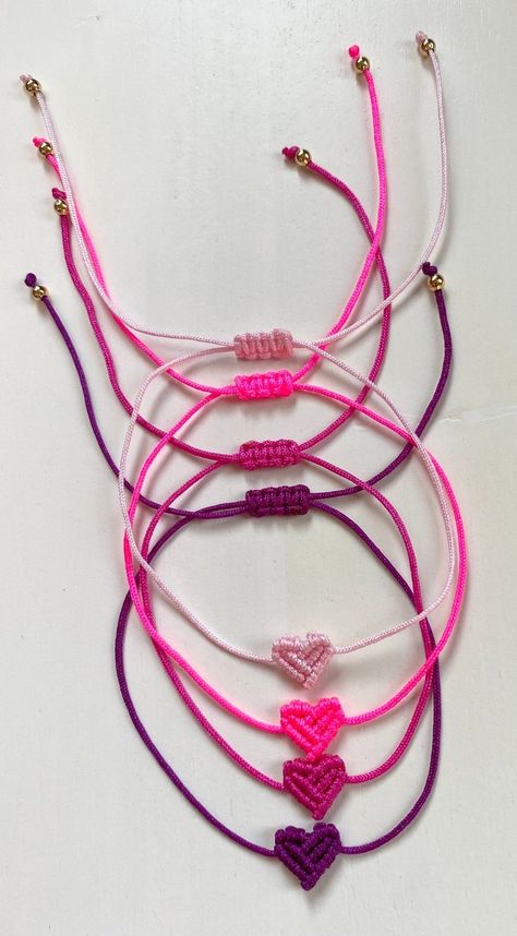 Heart Macrame Bracelet, Nylon Cord Bracelet, Cord Bracelet Diy, Heart Macrame, Macrame Mini, Macrame Heart, Nylon Bracelet, Braided Friendship Bracelets, Wax Cord Bracelet