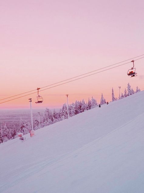 Pink Snowboard, Snowboarding Aesthetic, Fall Backgrounds Iphone, Skiing Aesthetic, Ski Aesthetic, Family Ski Trip, Snow Activities, Winter Inspo, Winter Sunset