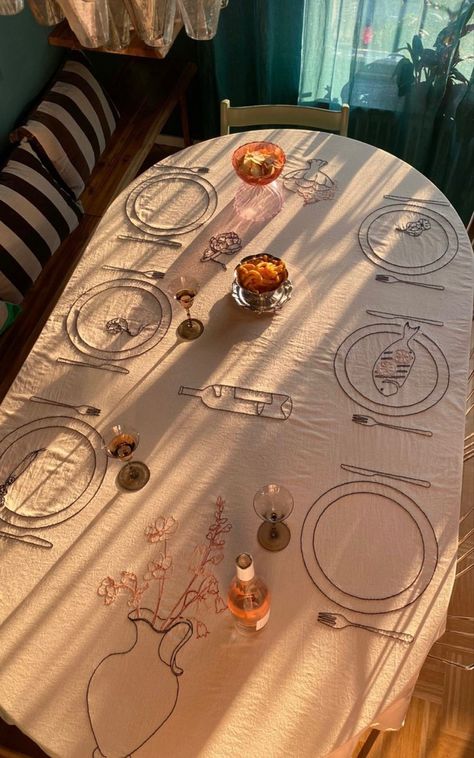 Drawn Table Cloth, Hand Drawn Table Setting, Tablecloth Embroidery Ideas, Painting On Table Cloth, Doodle Tablecloth, Table Cloth Aesthetic, Silk Table Cloth, Table Cloth Diy, Table Cloth Ideas