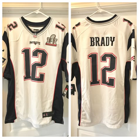 Jersey Design Football, Volleyball Uniforms Design, Sport Ideas, Tom Brady Jersey, American Football Shirt, Football Shirt Designs, Football Jersey Outfit, Jersey Outfit, Uniform Design