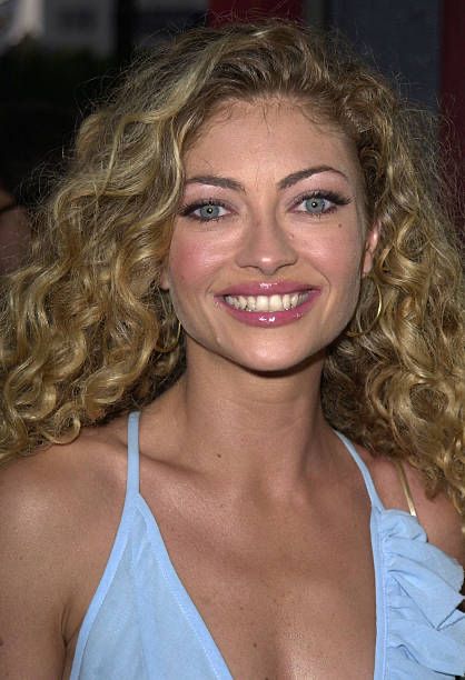 Rebecca Gayheart 90s, Julia Roberts Golden Globes 1990, Rebecca Front Actress, Rebecca Gayheart, Actresses, Hair, Quick Saves