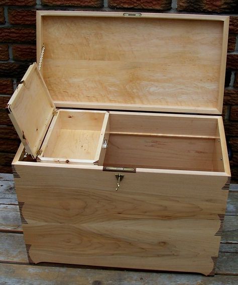 Maple Hope Chest - by Ken Dixon @ LumberJocks.com ~ woodworking ...  Or old tool chest with the till, make from pallet wood of scavenge hard wood boards, or just buy new :) Chests Diy, Chest Ideas, Awesome Woodworking Ideas, Woodworking Box, Furniture Design Wooden, Wood Shop Projects, Wood Chest, Wooden Chest, Neat Ideas