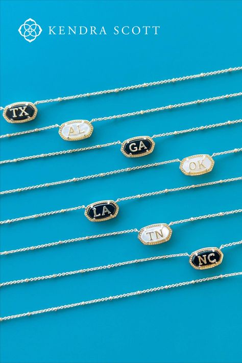 Jewelry Kendra Scott, State Necklace, Necklace Charms, Earrings Pendant, New Fashion Trends, Kendra Scott, Pendant Necklaces, Charm Necklace, Jewelry Box