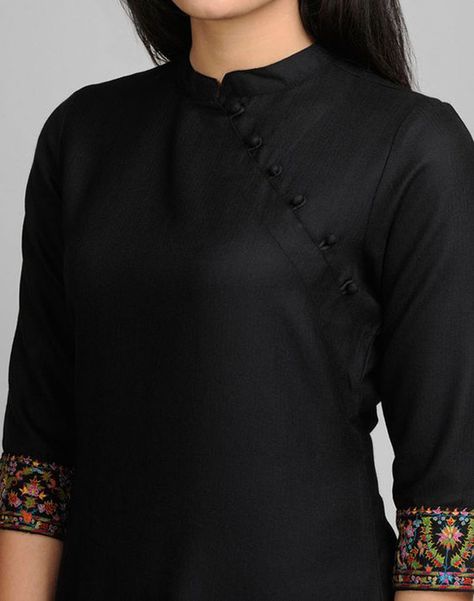 Top 35 Stylish And Trendy Kurti Neck Designs That Will Make You Look All The More Graceful Salwar Kameez Neck Designs, Kurta Black, Embroidery Chinese, Trendy Kurti, Suit Neck Designs, Kashmiri Embroidery, Salwar Neck Designs, Embroidery Mini, New Kurti Designs