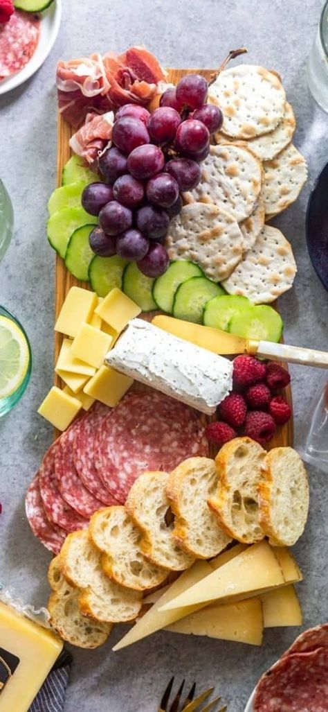 20 Simple Charcuterie Boards for Beginners » Lady Decluttered Summer Grazing Board, Grazing Board Ideas, Autumn Harvest Salad, Easy Charcuterie, Prosciutto Asparagus, Puff Pastry Appetizers, Pastry Appetizer, Grazing Board, Elegant Appetizers