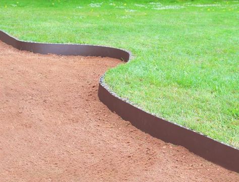 Metal Landscape Edging, Grass Growing, Metal Edging, Landscaping Software, Aerate Lawn, Edging Ideas, Landscape Edging, Lawn Edging, Landscape Plans