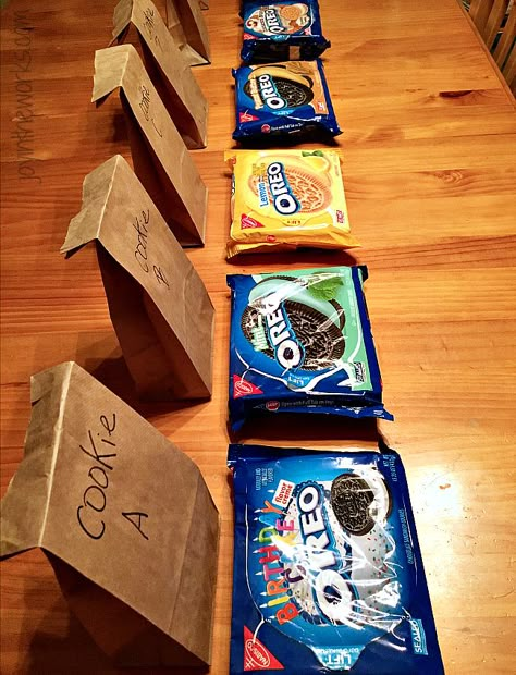 Christmas Taste Test Game, Taste Testing Ideas, Oreo Roll Game, Games With Oreos, Oreo Activities, Last Minute Yw Activities, Taste Test, Oreo Game, Chocolate Wars Activity