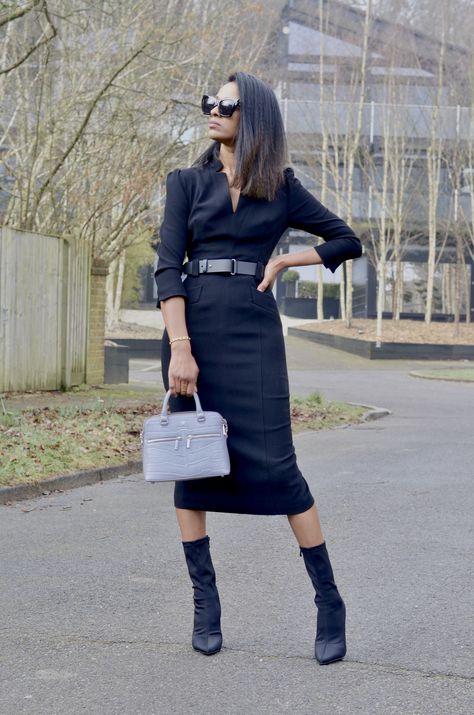 Forever Pencil, Pencil Dresses Work, Classy Midi Dresses, Black Sock Boots, Porter Bag, Black Dresses Classy, Black Attire, Dresses Classy, Edgy Chic