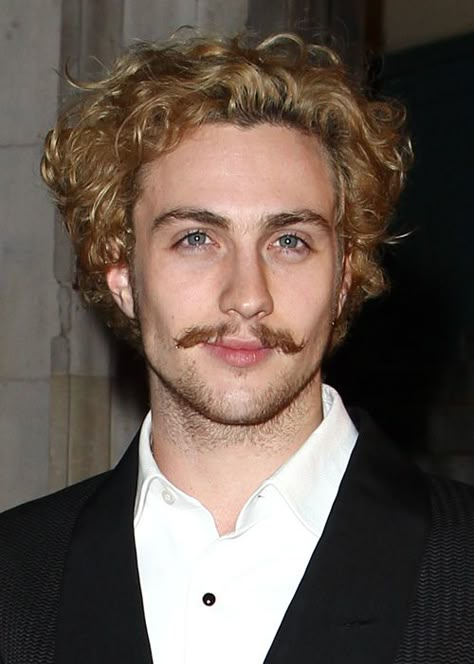 hhm ... Aaron Taylor-Johnson Anastasia Musical, Taylor Johnson, Aaron Johnson, Hubba Bubba, Aaron Taylor, Dream Boyfriend, Aaron Taylor Johnson, Anna Karenina, Model Face