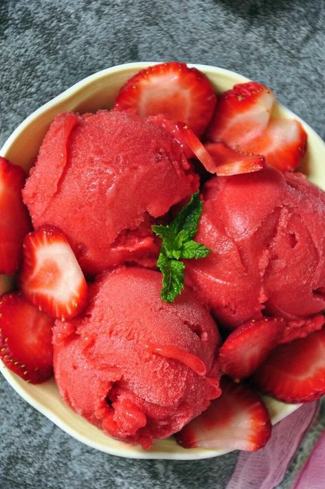 Homemade Sorbet Recipe Ice Cream Maker, Cuisinart Ice Cream Maker Recipes Sorbet, Strawberry Sorbet Ice Cream Maker, Ice Cream Maker Sorbet Recipes, Sorbet Recipes For Ice Cream Maker, Healthy Ice Cream Maker Recipes, Ice Cream Recipes For Ice Cream Maker, Strawberries Ice Cream, Ice Cream Maker Recipes Healthy