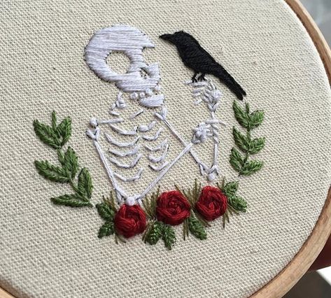 Delightfully Creepy * Macabre Hand Embroidery DIY Goth Design Pattern Inspiration * Embroidery Hoop Art * Not just for Halloween! Skulls, Black Crows, Bones, Bats, Cemeteries, Pumpkins, Sugar Skulls, Skeletons = Spooky Sewing Sweetness! Pola Sulam, Brazilian Embroidery, 자수 디자인, Hand Embroidery Stitches, A Cross, Embroidery Inspiration, Hoop Art, Diy Embroidery, Embroidery And Stitching