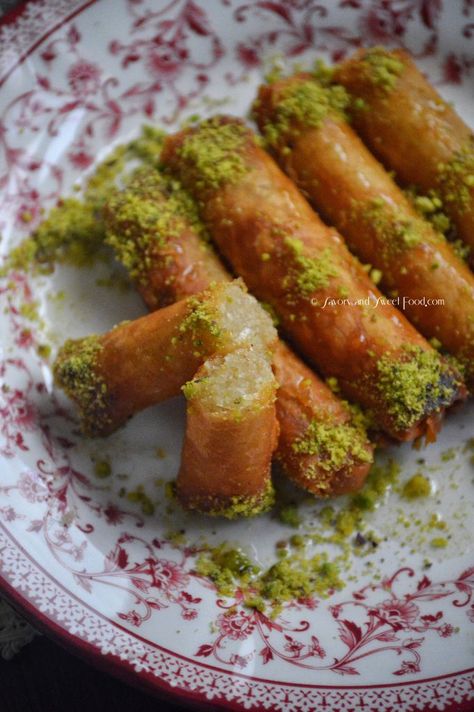 Baklava Rolls, Arabic Desert, Moroccan Desserts, Moroccan Cookies, Lebanese Desserts, Arabic Desserts, حلويات عربية, Arabic Dessert, Middle Eastern Desserts