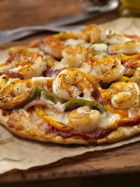 Unique Pizza Recipes, Shrimp Pizza, Pizza Vegana, Seafood Pizza, Flavorful Shrimp, Unique Pizza, Iftar Recipes, Couple Cooking, Frozen Shrimp