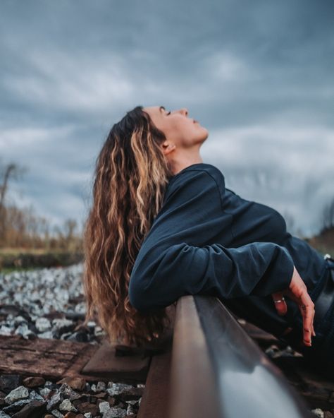 Poses On Railroad Tracks, Railing Photography Poses, Railroad Portrait Photography, Train Line Photography, Railroad Tracks Senior Pictures, Senior Pictures Train Tracks, Rail Road Photo Shoot, Senior Photos Train Tracks, Senior Railroad Pictures