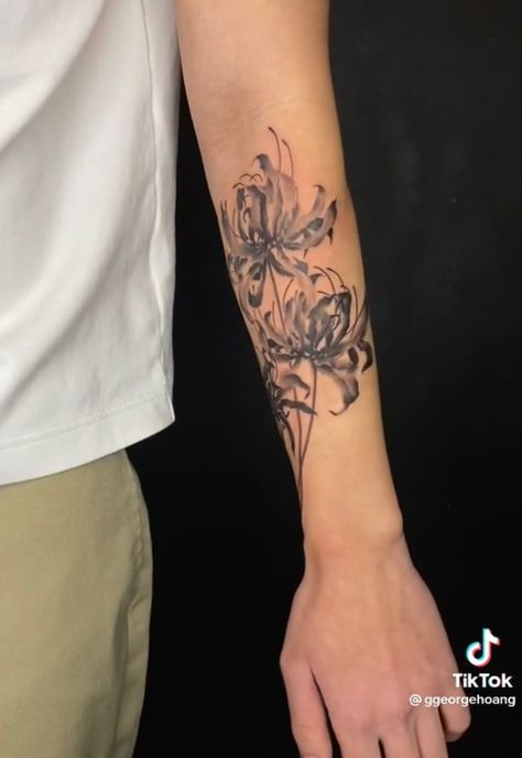 Lycoris Flower Tattoo, Spider Lily Snake Tattoo, Spider Lily Tattoo Forearm, Red Lilly Flower Tattoo Designs, Spider Lillies Tattoo Design, Spiderlili Tattoo Black, Spider Lily Tattoo Men, Black Spider Lily Tattoo, Floral Piece Tattoo