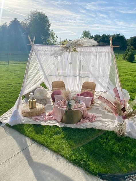 Picnic Rental | Pretty Daydreams Intimate Proposal, Picnic Company, Picnic Party Decorations, Picnic For Two, Picnic Planning, Country Picnic, Date Night At Home, Backyard Birthday Parties, Luxury Picnic