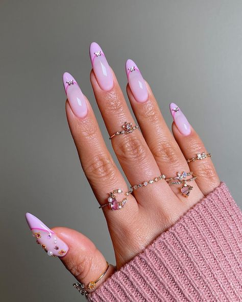 Paznokcie Hello Kitty, Almond Gel Nails, Classy Nail Art Ideas, Kutek Disney, Nagel Tips, Girly Acrylic Nails, Summery Nails, Casual Nails, Short Square Acrylic Nails