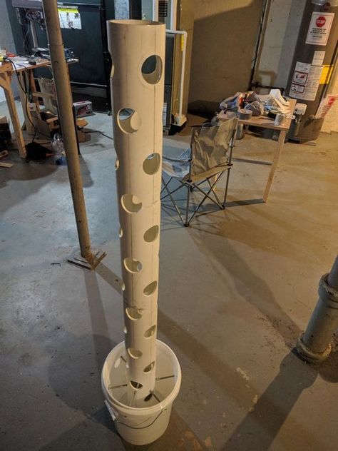 Diy Hydroponic Tower, Homemade Hydroponic System, Hydroponic Tower, Hydroponic Gardening Diy, Vertical Hydroponics, Hydroponic Gardening System, Hydroponic Farming, Hydroponics Diy, Aquaponic Gardening