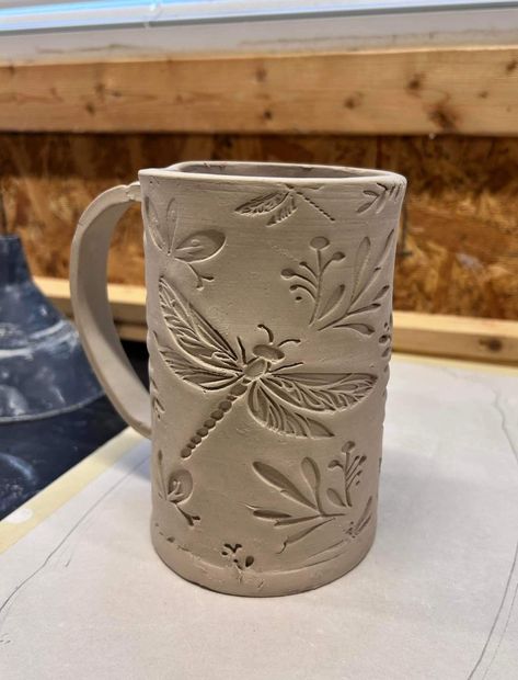 Sgrafitto Ceramics, Dragonfly Ceramic, Clay Cup, Pottery Pot, Ceramics Pottery Art, Thrown Pottery, Ceramic Ideas, Clay Pottery, Ceramics Pottery