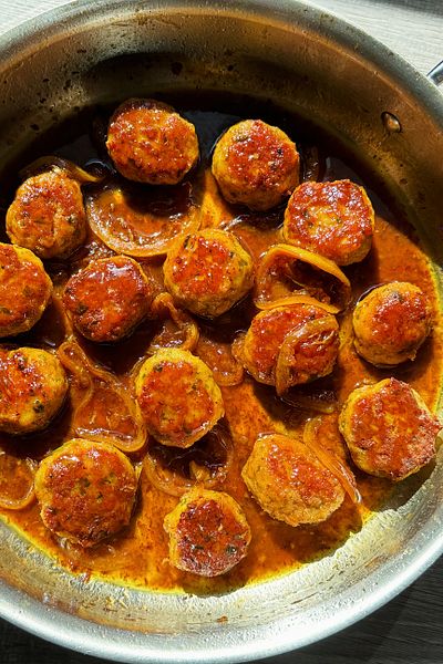 Honey Lemon Meatballs - by Carolina Gelen - SCRAPS Lemon Meatballs, Crock Pot Inspired Meatball Recipes, Easy Healthy Cooking, Zesty Chicken, Honey Lemon Chicken, Appetizer Meatballs, Honey Sauce, Crowd Pleasing Recipes, One Pot Dinner