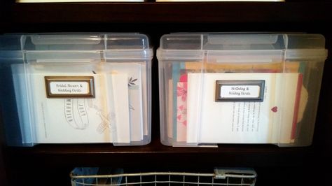 Cards Organization Ideas, How To Organize Kitchen Counters, Organize Greeting Cards, Diy Note Cards, Greeting Card Storage, Greeting Card Organizer, Organization Office, Craft Storage Organization, Old Greeting Cards