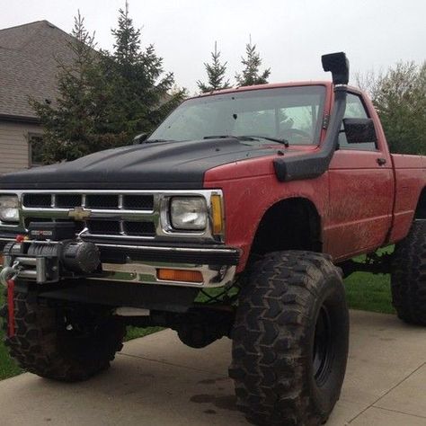 Find used 1993 CHEVY S10 LIFTED STRAIGHT AXLE 38.5 TSL in Pleasant Prairie, Wisconsin, United States Chevy S10 Truck Ideas, Chevy S10 Lifted, Dads Army, S10 Truck, Chevy Luv, Chevrolet S 10, Jetta Tdi, Overland Truck, S10 Blazer