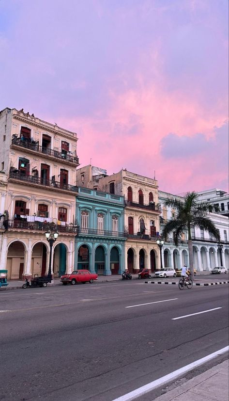 Cuba Havana Aesthetic, Cuba Instagram Pictures, Havana Aesthetic, Cuba Aesthetic, Cuba Holiday, 80s Print, Cuba Vacation, Catching Flights, Dream Vacation Spots