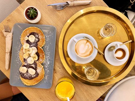 Where to have brunch in Bologna: my top 7choices - My Lovely Bologna Bologna Breakfast, Bologna Restaurants, Special Breakfast, Sweet Sunday, Lunch With Friends, Things To Eat, Brunch Time, Tasty Pancakes, Club Sandwich