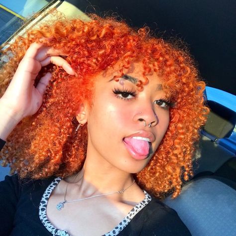 Orange Curly Hair, Dye Styles, Yellow Hair Color, Curly Afro Hair, Hair Rainbow, Hair Bleach, Hair Dyed, Girl Hair Colors, Y2k Hairstyles