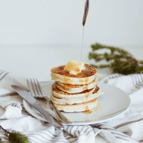 Plant-based oatmeal pancakes - low histamine - Happy Without Histamine Plant Based Pancakes, Pancake Banane, Low Histamine Foods, Egg Nutrition, Buttermilk Pancakes Fluffy, Homemade Pancake Recipe, Yogurt Pancakes, Low Histamine Diet, Banana Pancakes Recipe