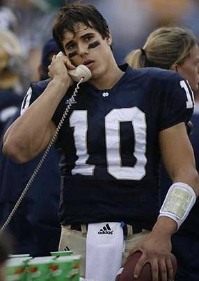 QB Brady Quinn Brady Quinn, Notre Dame Indiana, Lou Holtz, Go Irish, Notre Dame Football, American Football Players, Notre Dame University, Auto Accessories, Sport Football