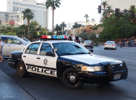 Las Vegas NV Police - Ford Crown Victoria (7) Crown Vic, Metro Police, Cop Cars, Metropolitan Police, Victoria Police, Ford Police, Ford Crown Victoria, Crown Victoria, Grand Theft Auto