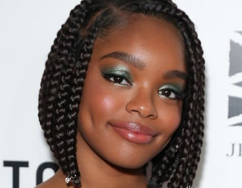 Whether she's rocking box braids, tousled curls or finger waves, Marsai Martin shuts down the red carpet—and the haters. Short Bob Braids, Box Braids Bob, Cabello Afro Natural, Tan Skin Blonde Hair, Bob Braids Hairstyles, Short Box Braids Hairstyles, Short Box Braids, Bob Braids, Pelo Afro