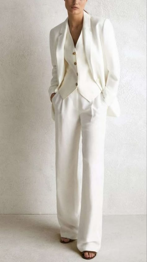 White Vest Suit, Chique Outfit, Massimo Dutti Women, White Suit, Woman Suit Fashion, Spring Summer 2022, Photoshoot Outfits, Suit Fashion, Mode Inspiration