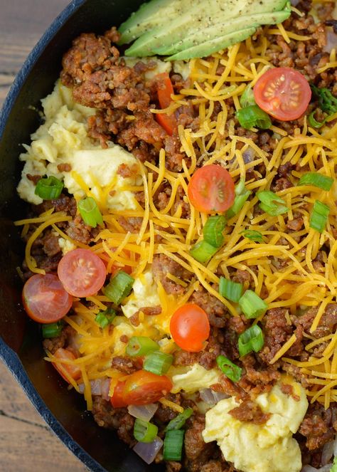 Chorizo Breakfast Scramble Keto Mexican Breakfast, Main Dishes Crockpot, Chorizo Breakfast, Breakfast Scramble, Low Carb Dishes, Carb Dishes, Keto Bagels, One Pot Recipes, Mexican Breakfast