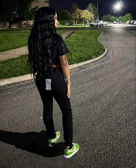 Black Ksubi Jeans Outfit, Ksubi Fits, Outfits For School Black Women, Ksubi Jeans Outfit, Glam Aesthetic Outfit, Ksubi Jeans, Pretty Dark Skin, Streetwear Girl, Cute Nike Outfits