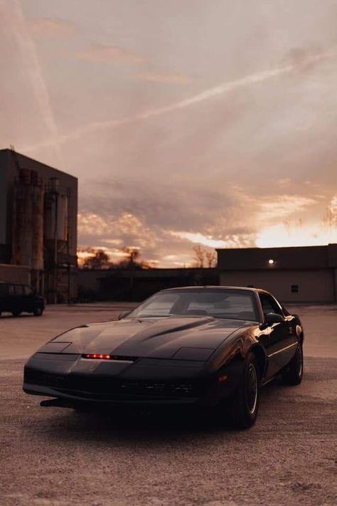 Kitt Knight Rider Wallpaper, Karr Knight Rider, Knight Rider Kitt Wallpaper, Knight Rider Wallpaper, Famous Movie Cars, Kitt Knight Rider, 1980s Tv Shows, David Hasselhoff, Movie Cars