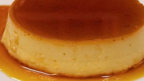 Flan is made easier with the convenience of the microwave. This is the fastest and easiest flan you'll ever find. Microwave Flan, Baked Flan Recipe, Mexican Flan, Caramel Flan, Flan Recipe, I Love Chocolate, Microwave Recipes, Latin Food, Mexican Recipes