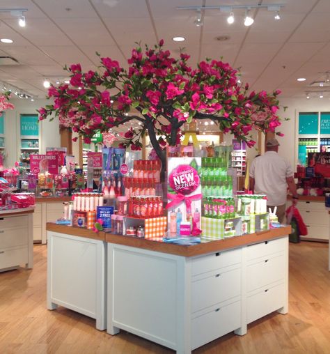 Spring Display At Bath & Body Works Bath And Body Works Display, Bath And Body Works Store, Spring Display, Perfume Display, Bath Recipes, Retail Displays, Diy Perfume, Picking Flowers, Bath And Body Works Perfume