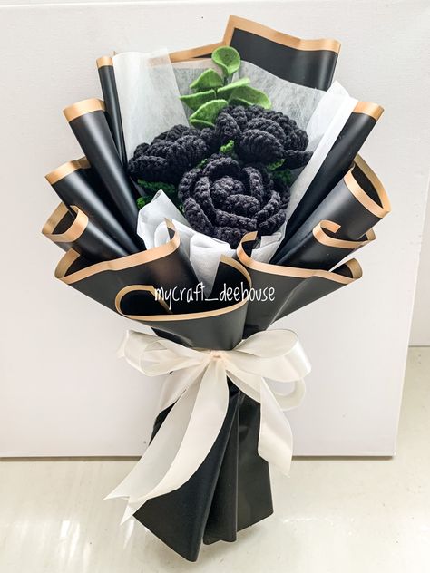 Crochet Black Rose, Black Crochet Bouquet, Black Rose Bouquet, Crochet Bouquets, Bouquet Crochet, Flower Boquet, Pipe Cleaner Flowers, Crochet Black, Crochet Bouquet