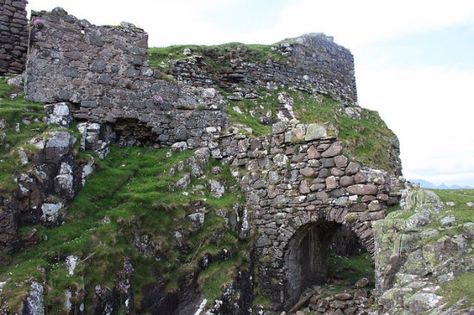 Photo of Dunscaith Castle Dunscaith Castle, Dream Trip, The Ruins, Isle Of Skye, The Shadow, Travel Dreams, Energy Home, Mount Rushmore, Grand Canyon